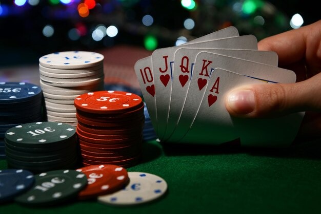 king403 live-dealer studio with HD camera feed and dealer at blackjack table